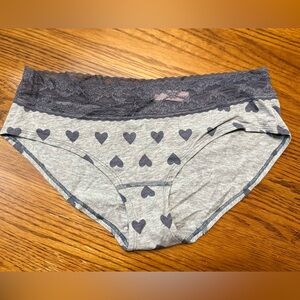 NEVER WORN! NWOT - Women’s Victoria’s Secret Low Rise Hip-hugger Panties - Large